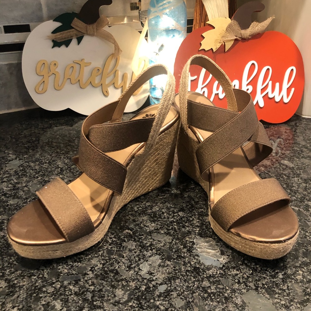 Wedge heel 8.5